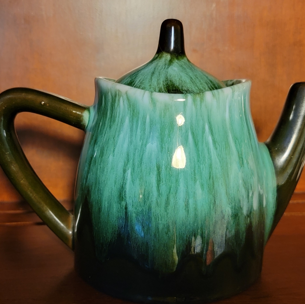 Vintage Blue Mountain Pottery teapot